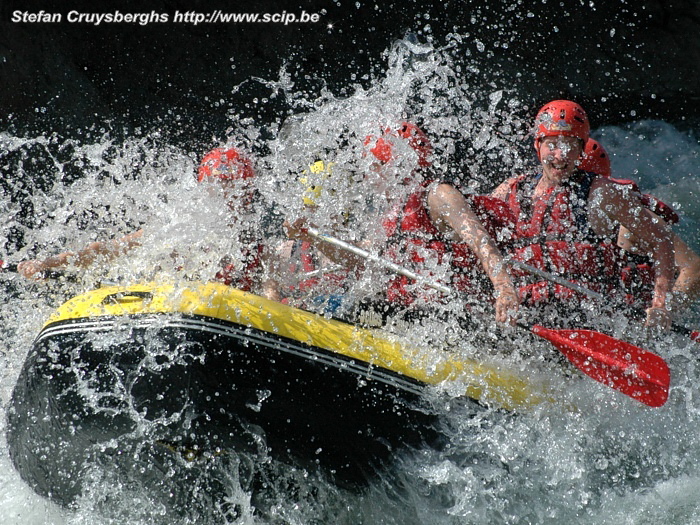 Rafting Een rafting tocht met enkele toffe Spaanse begeleiders. De stroomversnellingen (rapids) zijn van klasse 2, 3 en 4. Stefan Cruysberghs